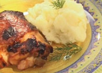 Chicken leg with mashed potatoes